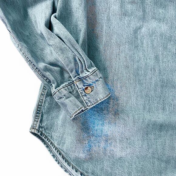 ASOS DESIGN minimal denim shirt in lightwash - Picture 3 of 5